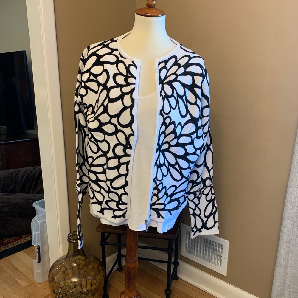 Classy Talbots zip front cardigan in black & white, size X, 100% cotton